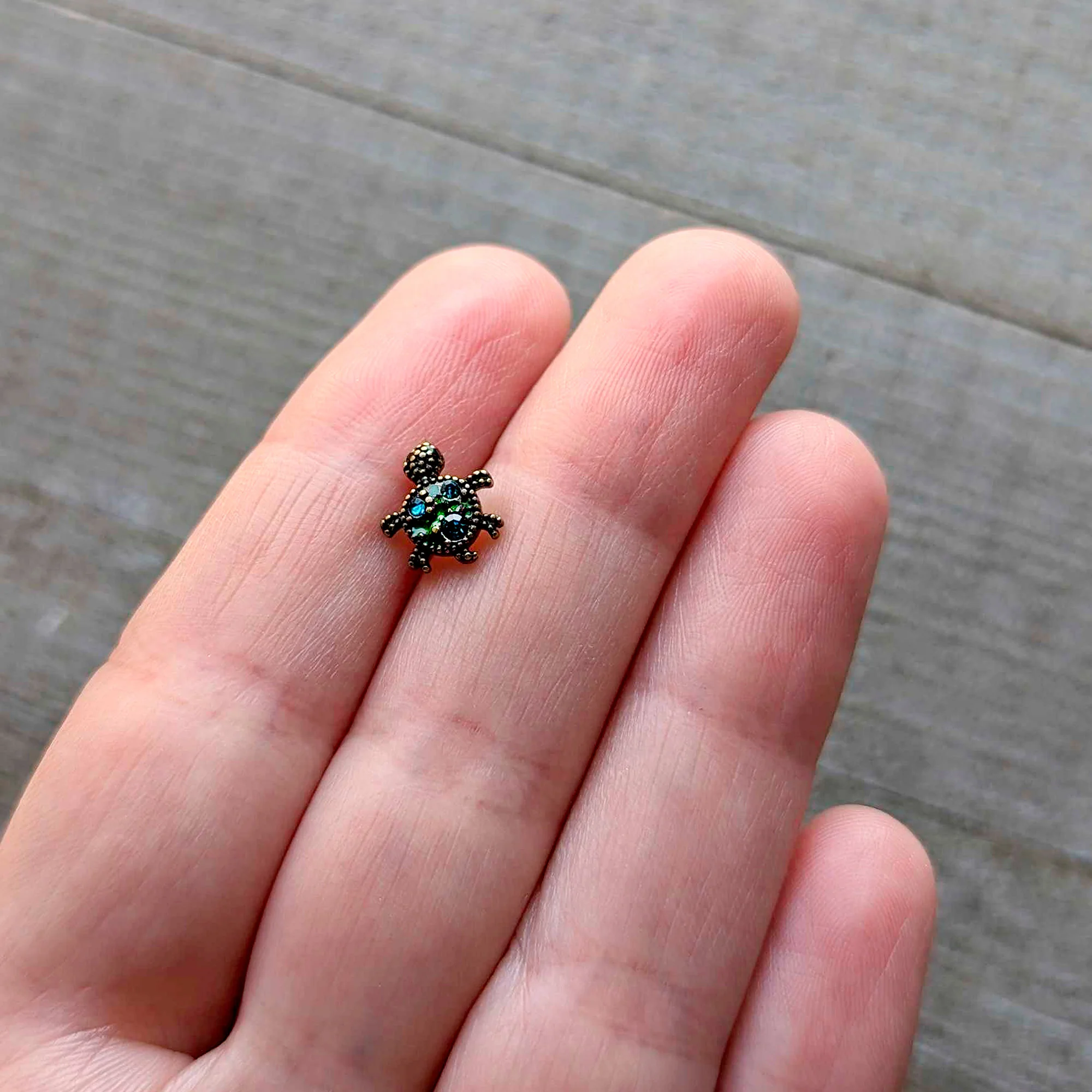 16G 1/4 Blue Gem Gold Hue Sweet Sea Turtle Cartilage Tragus Earring - Image 5