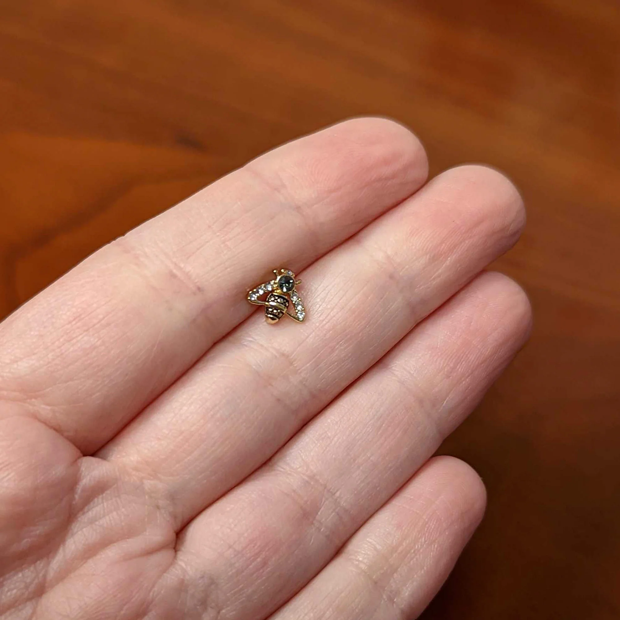 16G 1/4 Clear Black Gem Gold Tone Angular Bee Cartilage Tragus - Image 5