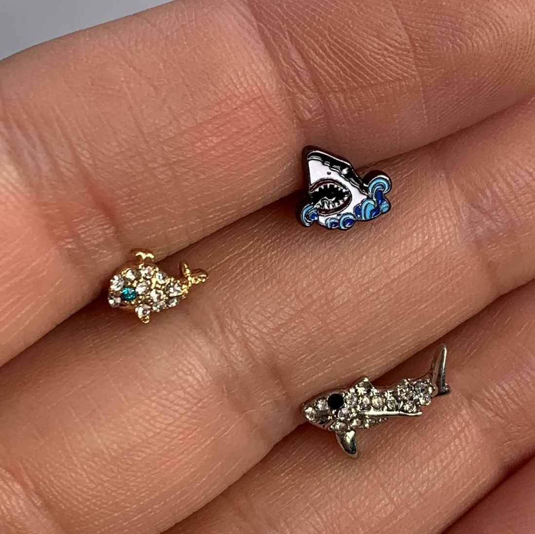 16G 1/4 Clear Black Gem Shark Cartilage Tragus Earring - Image 4