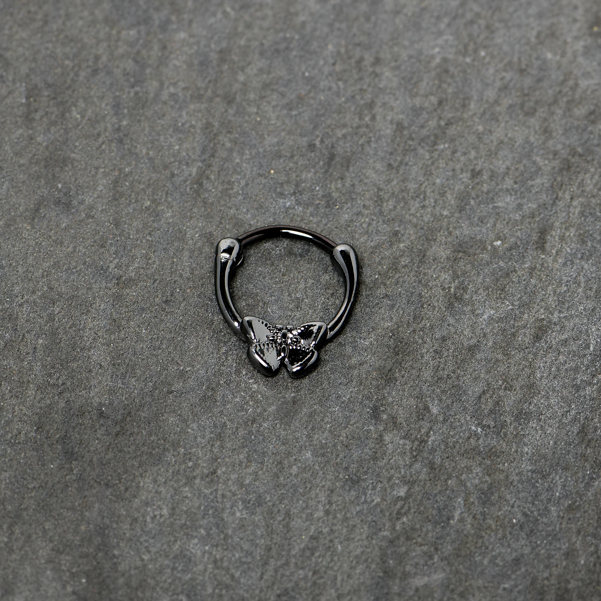 16G 3/8 Black Textured Simple Butterfly Cartilage Clicker - Image 4
