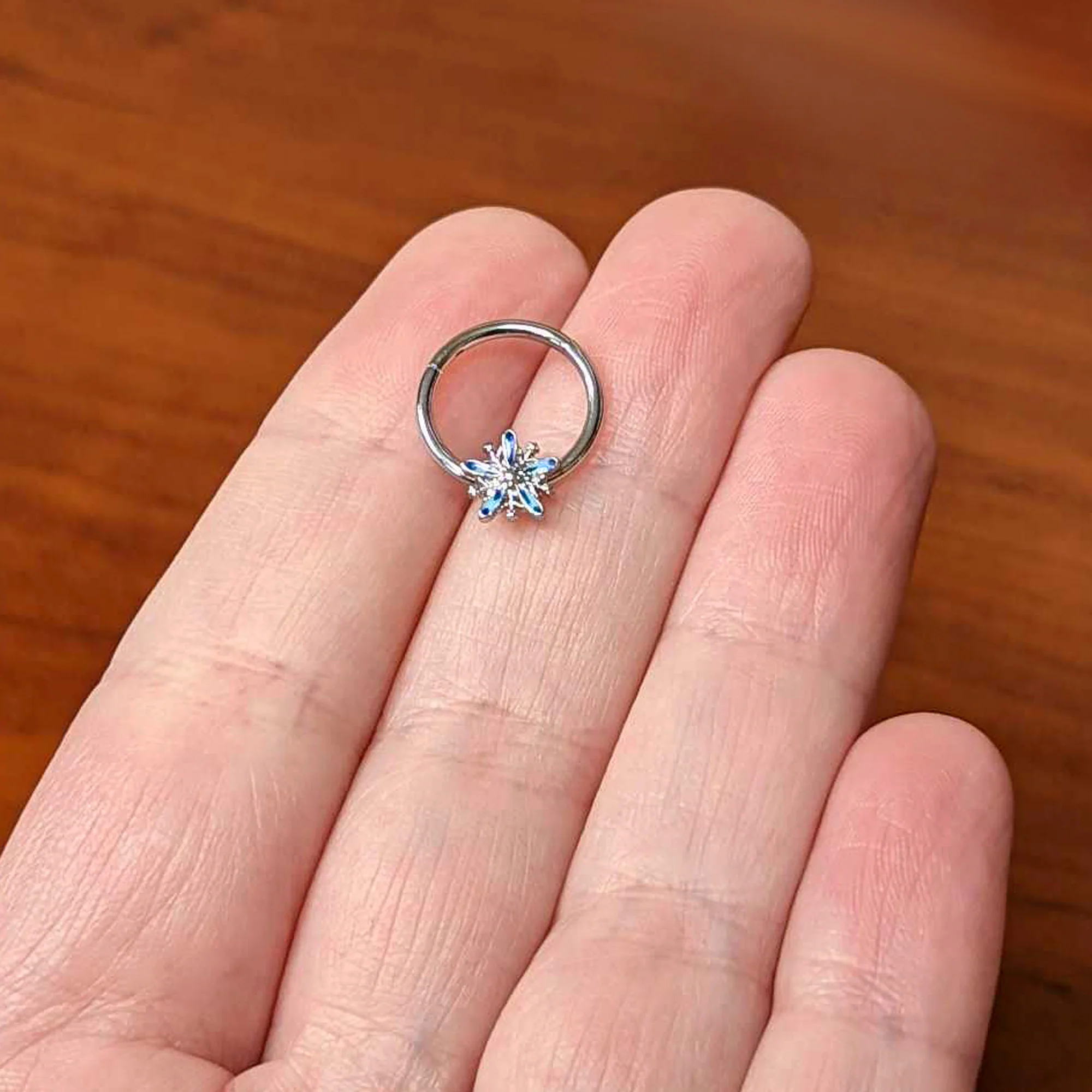 16G 3/8 Snowflake Blues Christmas Hinged Segment Ring - Image 4