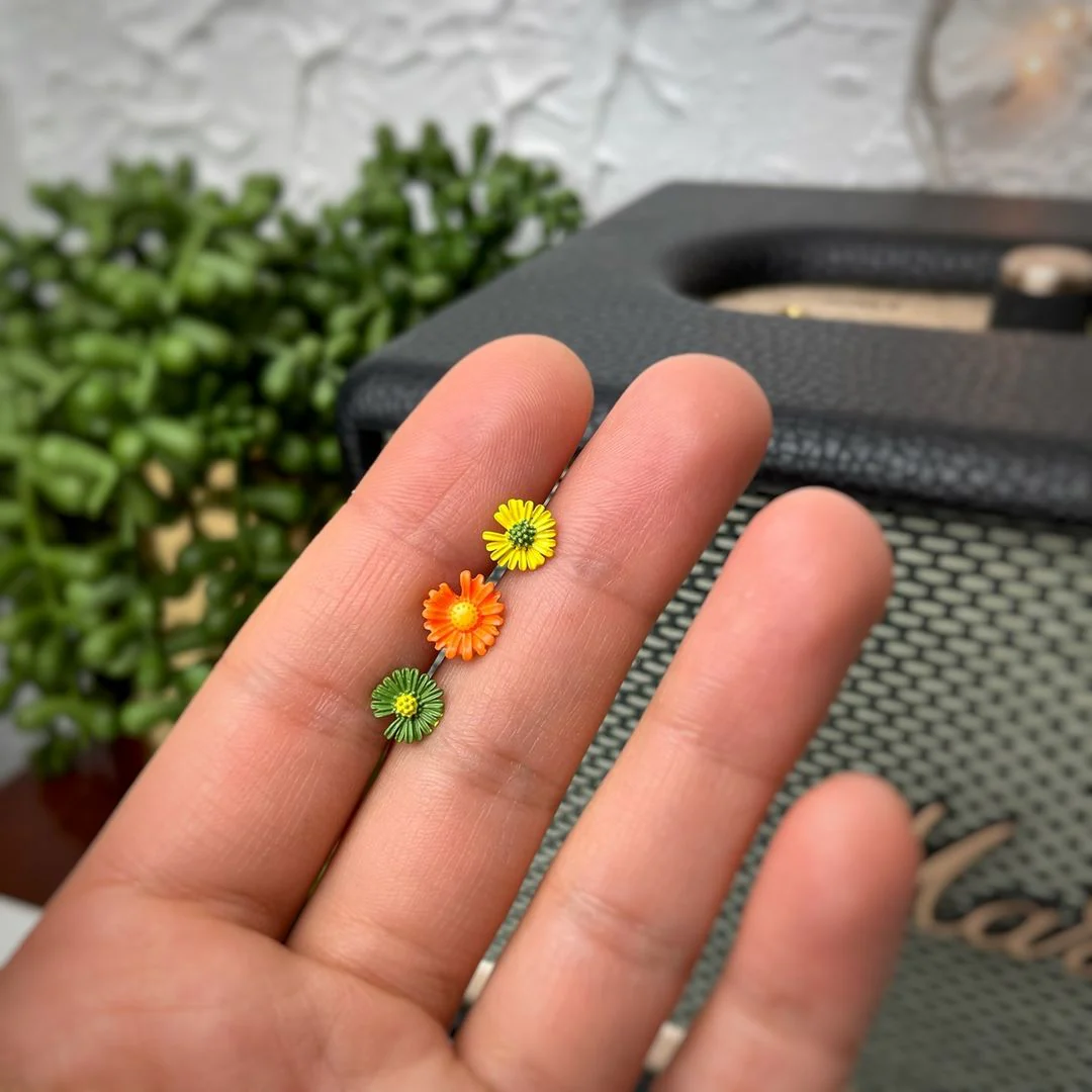 16G 5/16 Yellow Daisy Flower Labret Monroe Tragus - Image 2