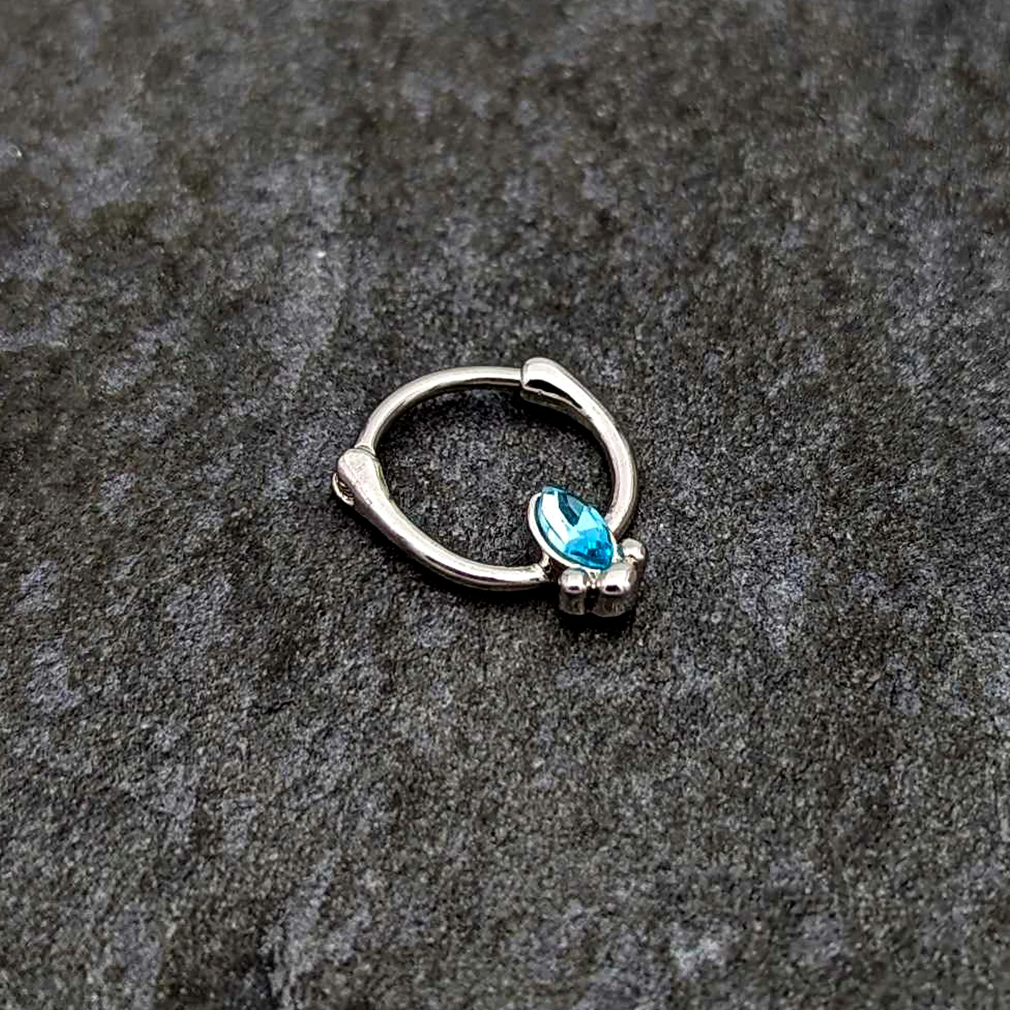 16G 5/16 Blue Gem Deco Oval Cartilage Clicker - Image 4