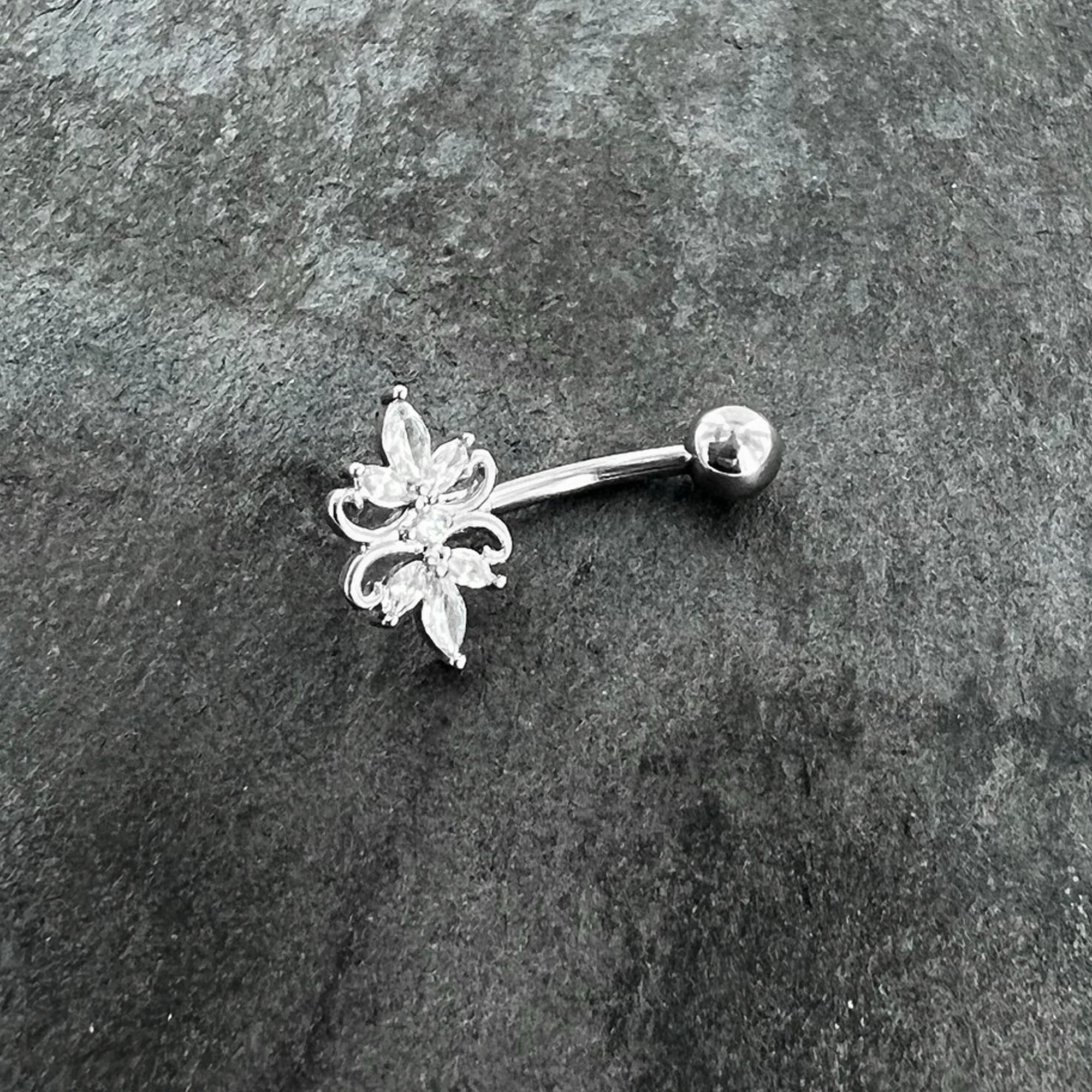 Clear CZ Gem Elegant Double Heart Baroque Belly Ring - Image 2